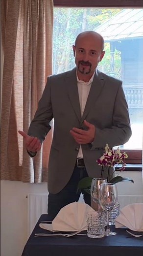 How to build your Wine Knoledge and Suggesting Skills. Wine Protocol in Fine Dining