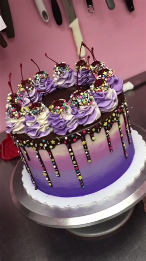 Prettiest cake ever!!! #fyp #foryoupage #food #cake #dessert #sweet #foodlover #foyou #foodlover #baking #cooking