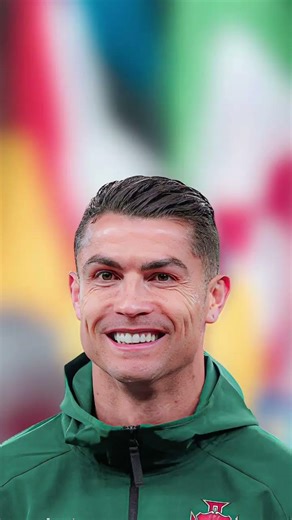 Ronaldo reacts #rinaldo #ronaldo #ronaldoskills #ronaldofans #shorts #viral