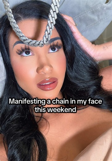 😂😂 | chain dangling in my face