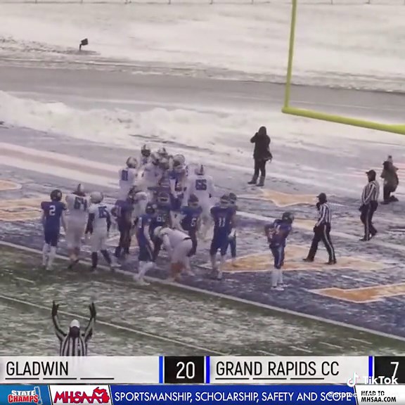 Gladwin vs Grand Rapids Catholic Central Highlights | Division 5 Semifinal