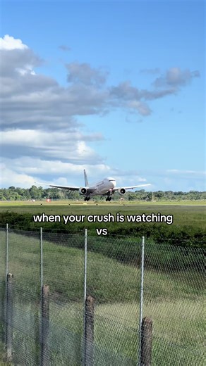 Aviation: Plane Landing Reactions Compared