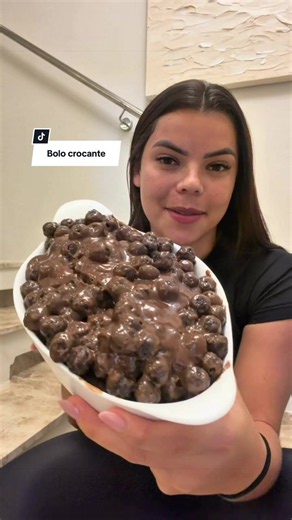 Tava doida pra experimentar o bolo crocante 🤎🤌🏼✨ Id da tigela: DINEC3-8YQV #bolodechocolate #Publi #MercadoLivre #CasaDecorMercadoLivre #AeC440 @Mercado Livre