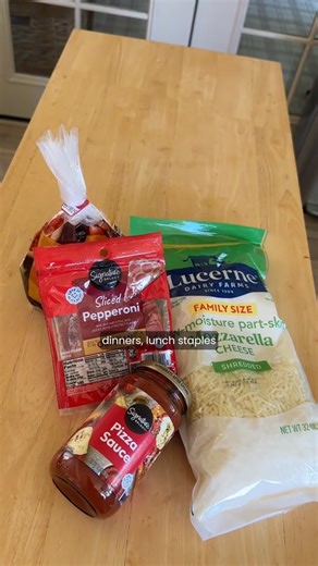 PAID AD | Feeding a family of four while sticking to a budget? It’s possible, and honestly so doable with the help of @Albertsons. This entire haul cost me right around $100, and it covered: 5 dinners, lunchbox staples, breakfast essentials, and a few fun treats for the kids (because, duh). The secret? The Albertsons for U™ loyalty program within the app. I plan my meals around what’s on sale, clip digital coupons in seconds, and earn rewards just for shopping. If grocery shopping ever feels ove