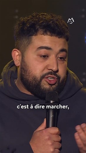 23 heures dans un avion, ça change quelqu’un ! 😰✈️ - Oussama Fares #humour #sketch #voyage