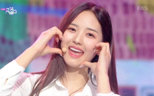 230623 终于回到打歌舞台 tripleS水晶眼《Touch+》音乐银行高清开麦舞台