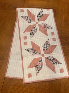 Nordic Star Handmade Quilted Table Runner. 100% Cotton, in Pink, White, and Green. 14x52.5” - Etsy
