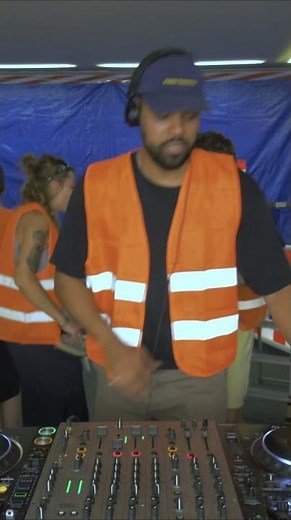 everything safe 👷‍♂️