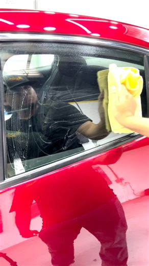 Limpia tus cristales como Profesional😎 Hazlo con la mejor calidad🔥 Glass Cleaner Concentrate de nuestra línea Detailer, Usa un producto profesional para un acabado profesional con Meguiar’s🖤💛 - 🔥ACTUALMENTE CON 15% DE DESCUENTO🔥 🛒Consíguelo en: https://www.meguiars.com.mx/D12001 - - - - - - - - - - - - #autos #LimpiezaInteligente #meguiars #CuidadoAutomotriz #RenuevaTuAuto #DetailingLife #Meguiars #CuidaTuVehículo #ReflectYourPassion #MeguiarsMexico #LimpiezaAutomotriz #cardetailing #Love