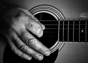 7 Essential Insights for Learning Guitar at 50 and over