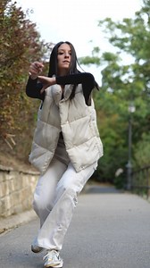 Dalma már készen áll és alig várja, hogy belevágjon a tanításba a szerdai (okt. 4) hip hop órával✨ Gyere és légy részese Te is az ingyenes nyílt óráinknak, ahol a hip hop tánc mellett break, house és jóga is lesz 🫣 Esemény 👇 Ingyenes hiphop / break tánc / house és jóga órák | OFF Kultur 🎥 C-RT Media #cyphertown #hiphop | Cypher Town