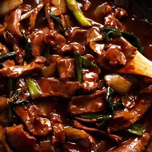 Every Aussie's favourite: MONGOLIAN LAMB! Try it here: https://www.recipetineats.com/mongolian-lamb/ | RecipeTin
