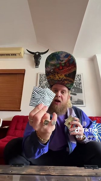 KOMPETISIE TYD - JULLE STAAN 'N KANS OM MY GROOTSTE GIVEAWAY OOIT TE WEN!!! Ek, PAPPA P en #jackparowtjoef GEE HIERDIE MASSIVE HAMPER WEG: One of a kind #JACKPAROWTJOEF LEOPARD PRINT PS5 KLOMP TJOEFS LANDYARDS 'N GAMING PAD EN MEER!!! Om te enter: GAAN NA JOU NAASTE TJOEF WINKEL, KOOP 'N JACKPAROWTJOEF EN AS JY 'N KAARTJIE VIND IN DIE BOKSIE - DAN WEN JY!!! GO GO GO!!! 💨💨💨