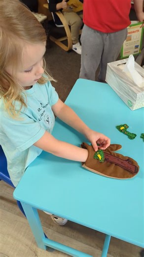 💗 how the SING and READ storybook, 'Five Green and Speckled Frogs', reinforced skills such as rhyming, counting, and memorization! | Little Lions Preschool