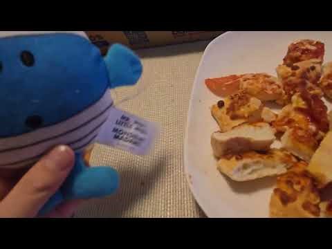 mr bump eats pizza