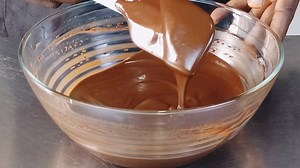 25K views · 682 reactions | How To Make Simple Chocolate Ganache #chocolate #ganache #recipe Ingredients 200g dark chocolate 200ml Heavy Cream | Allrecipes Baking | Facebook