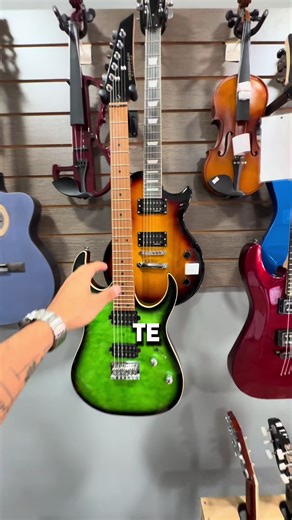 Guitarra eléctrica Freeman SRG-180: Diseño y Sonido Poderoso