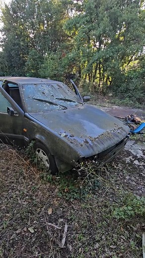 Jo URBEX on Instagram: "La villa abandonnée de Lolo Ferrari 24 ans après sa disparition... Vidéo complète sur Youtube " Jo URBEX " #abandoned #aventure #exploration #mystery #insolite #travel #urbex #explore #traveltheworld #lieuxinsolites #loloferrarri #ferrari #urbexfrance #voiture #curiosité #mystère #lieuxabandonnés #jourbex #disparition #disparu #insolite #urbexexploration #youtube #etrange #enquetes #abandon #star #car"