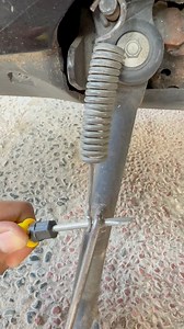 436K views · 3.1K reactions | You won’t believe how easy  A trick with a screw driver! #tricks #tips #Solution | Winartha Agustira | Facebook