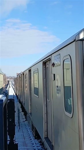 R142 (2) train arriving at Allerton Avenue
