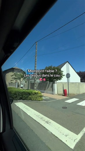 Bisous sur le cou : pourquoi c'est un point faible et comment y réagir