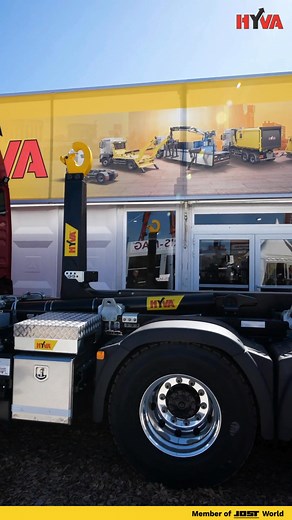 🚛 Power in Action: Titan Pro Hookloader Watch Jürgen Hollmann, Regional Director DACH & CEE showcase the Titan Pro in action — built for strength, reliability and low maintenance. Smooth operation. Maximum efficiency. Strong performance. 📍 Live from Bauma 2025 | Stand FN.921/2 #Hyva #TitanPro #Hookloader #Bauma2025 #BuiltToPerform #TruckTech #FN9212 #HydraulicPower #WasteAndRecycling #HeavyDutyGear | Hyva