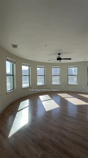 📍Bishop Arts Comment “Bishop” for info ✨ Offering 6 weeks free! 💸 Unit featured in video: 2 Bed | 2 Bath | $2,916 Pricing here starts at: 1 Bed | 1 Bath | 569 Sqft | $1,339 Honest Locators | DFW📍 Our services are free, so let us take the hassle out of your next move! 💫 Property Name: Vance at Bishop #apartment #apartmenttour #loft #dallasapartments #movingtodallas