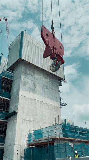 What a milestone! 🏗️ Today, we celebrated the topping out of the new Singapore General Hospital Elective Care Centre (SGH ECC) and National Dental Centre Singapore (NDCS) building at the SGH Campus. This facility brings together specialist clinics, cutting-edge operating theatres and advanced digital dentistry capabilities – all conveniently located beside Outram Park MRT. This is just the beginning of an exciting new chapter for the future SGH Complex. Completed in 2027, this building moves us
