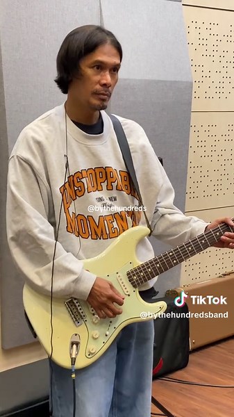 Persiapan Rilis Lagu Baru oleh By The Hundreds