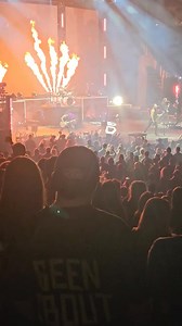 Here comes "# SKILLET " SHOWTIME | Jeff Porter