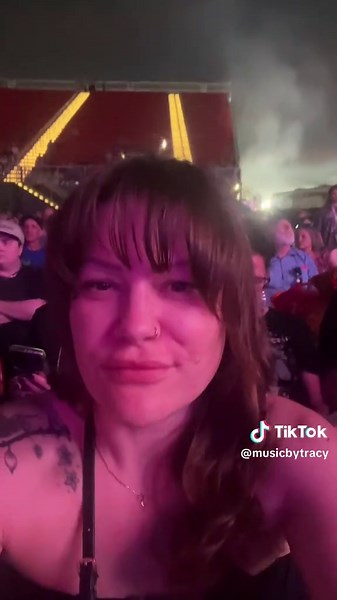 @Joan Jett has been a bucket 🪣 list concert for me for a few decades now 💪💥 made it to the #strawberryfestival in #plantcity to see my #80srock #idol take the stage #joanjett Manifesting next time, I’m cowriting a song or opening a gig for the greatest woman in rock still on tour 🙌🎶