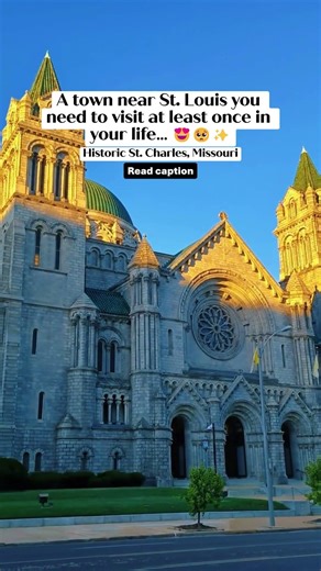 Historic St. Charles is one of those places you don’t really “get”… until you walk it. ✨