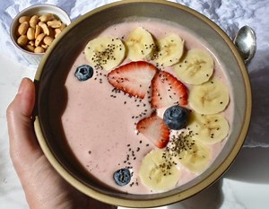 PB&J Smoothie Bowl In 5 Minutes: Cooking With Courtney