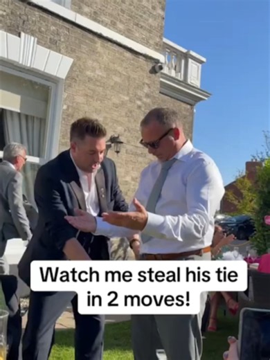 Magician blows guests away! 😱 @russappleby #magictrick #tricks #trick #magician #magicians