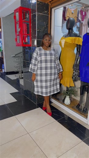 ✅ Super Quality #Thrifted #Dress Available ✅ Size 20/22 ✅ Price:kes 3000 ✅ DM or Whatsapp 0716960701 📌 Platinum Plaza. Shop 404