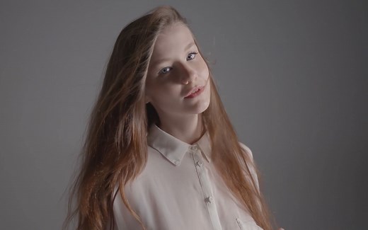 为艺术献身的女星——Emily Bloom