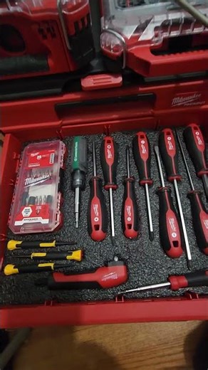 making screwdriver foam trays