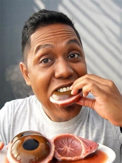 MUKBANG: Eat Tuna Eyeballs – Japan #food #mukbang #shorts