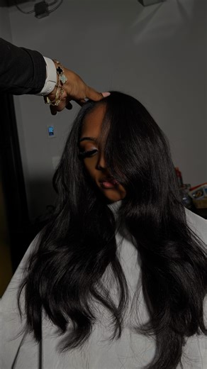 NYC Invisible K-Tips Queen💕 Dee Michelle | Invisible K-Tips are clearly an obsession!!💁🏽‍♀️😍 the girls who get it, GET IT!🥰 She is wearing 250 Grams of Kinky Straight Invisible... | Instagram