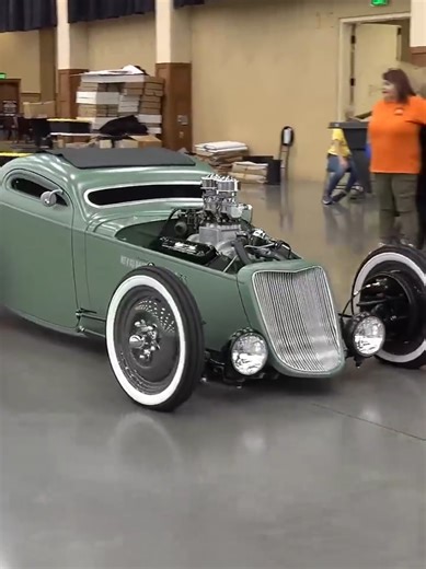 Custom 1933 Hot Rod: A Unique Classic Car Build