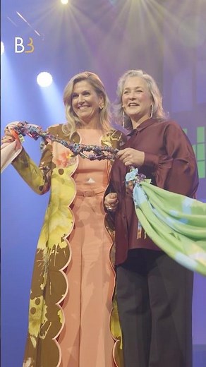 Máxima’s bijzondere outfit tijdens Dutch Design Week #eindhoven #maxima #claesiversen