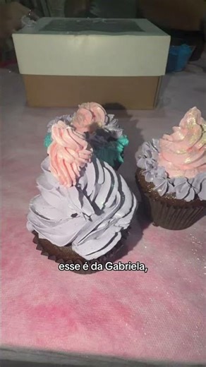 Cupcake decorating day