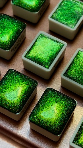 41K views · 259 reactions | This watercolour paint is called Green Flair. It’s both colourshift and holographic #watercolor #holographic #satisfyingvideos | Shimmer Drops Paint | Facebook