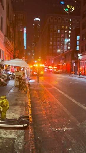 Skid Row 812/26 10pm fire in a room of a building in 5th & Gallery #live #losangeles #viral