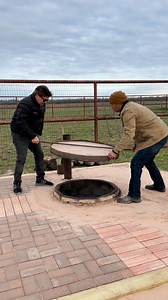 Underground Barbacoa.🔥 Would you try it? Barbacoa it’s a very popular recipe and technique from Mexico and South Texas. Normally it’s prepared with heads, also with just beef cheeks and tongue. Sometimes with lamb or goat. This Barbacoa was extremely good. I had a total of 4 tacos and everyone else the same. It had Pig and steer head on a big pot. Lightly seasoned with salt and @alfrugonishop Chimichurri mix 💪 We put the heads at 6pm and we pulled them out the next morning at 8am. 14hs of cook