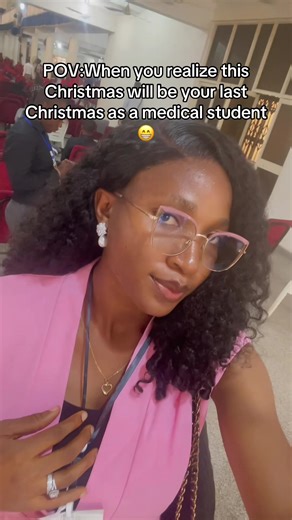 Merry Christmas 🎄 #medicalstudent❤️💉💊 #contentcreator #viraltiktok #graduation #fyb