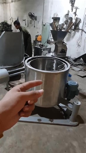 Low Cost Semi Automatic Dryer Machine for De-Oiling Slanty, Lays, Nimko & Chips | EngineeringsPk ⸻ DESCRIPTION: EngineeringsPk presents Low Cost Semi Automatic Dryer Machine specially designed for removing extra oil (de-oiling) from slanty, lays, nimko, chips, fried onions and other snacks. This machine is best for small & medium snack businesses who want better product quality, less oil, more crispiness and longer shelf life without investing in expensive automatic plants. Benefits: • Removes E