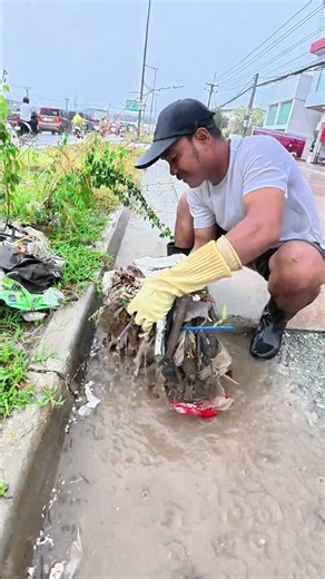Clearing the Drain Before Heavy Rain! #DrainCleaning #FloodPrevention #RainyDay #Cleanup