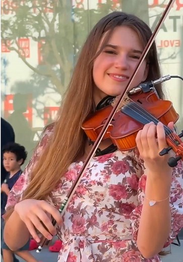 L.O.V.Е.: Karolina Prostenko's Street Violin Performance