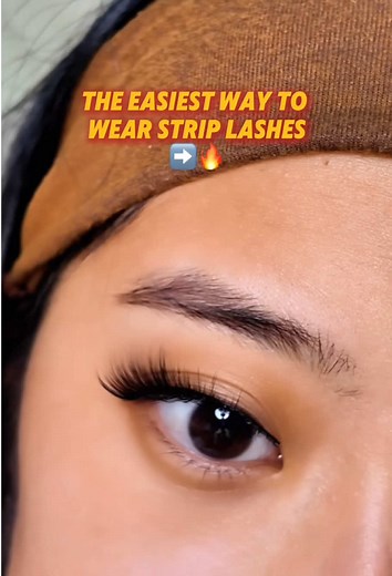 The easiest way to wear strip lashes🔥🔥🔥 #lashes #eyelashextensions #beauty #lashextensions #lashmapping #foryoupage #fyp #lashremoval #lash